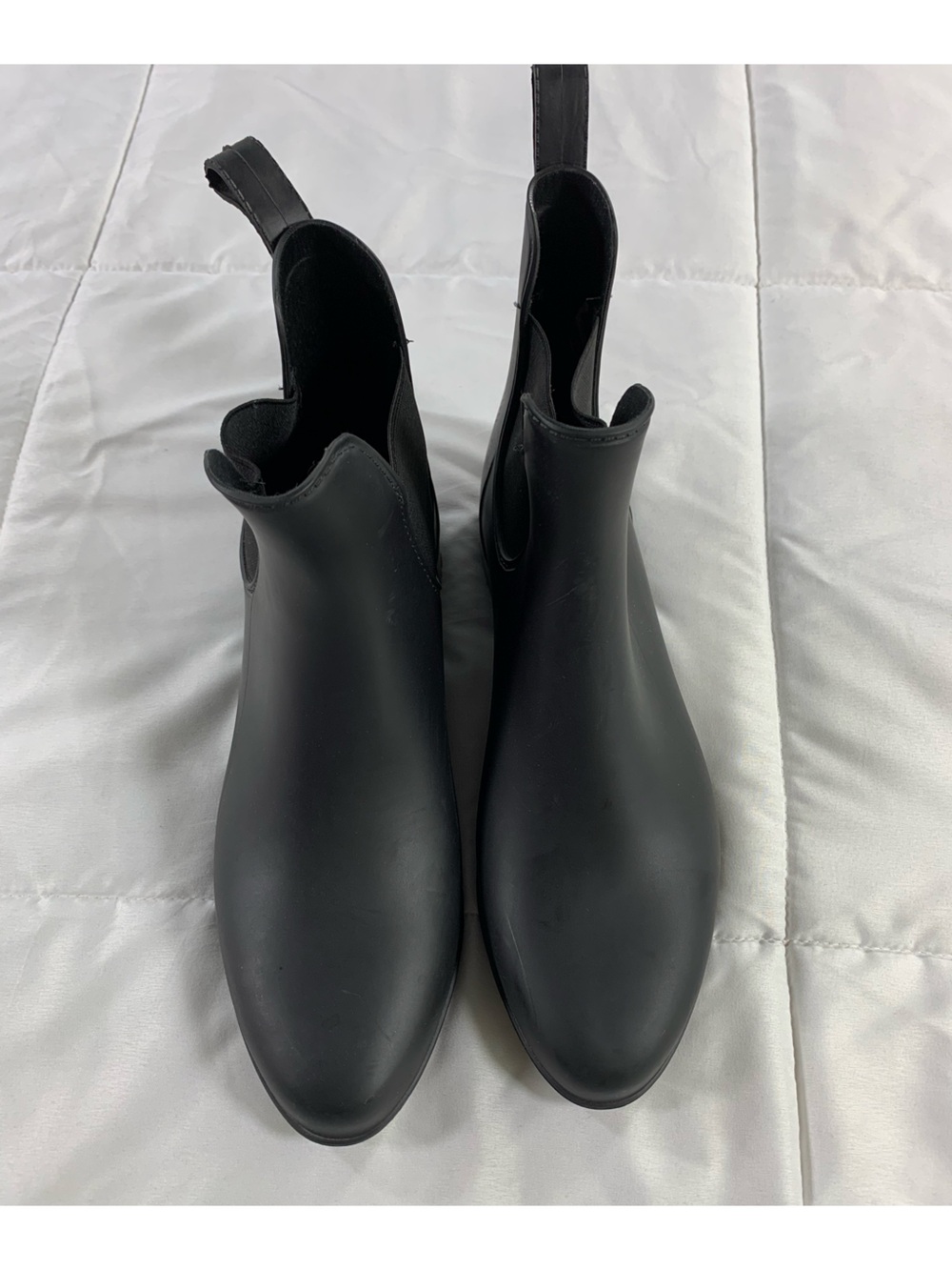 Pre loved STORM BY COUGAR ankle boots womens size 10